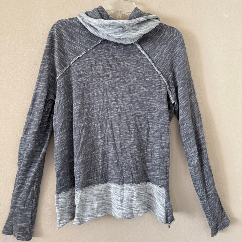 Free People Coccon Cowl Neck Pull over Top size S - Picture 8 of 9